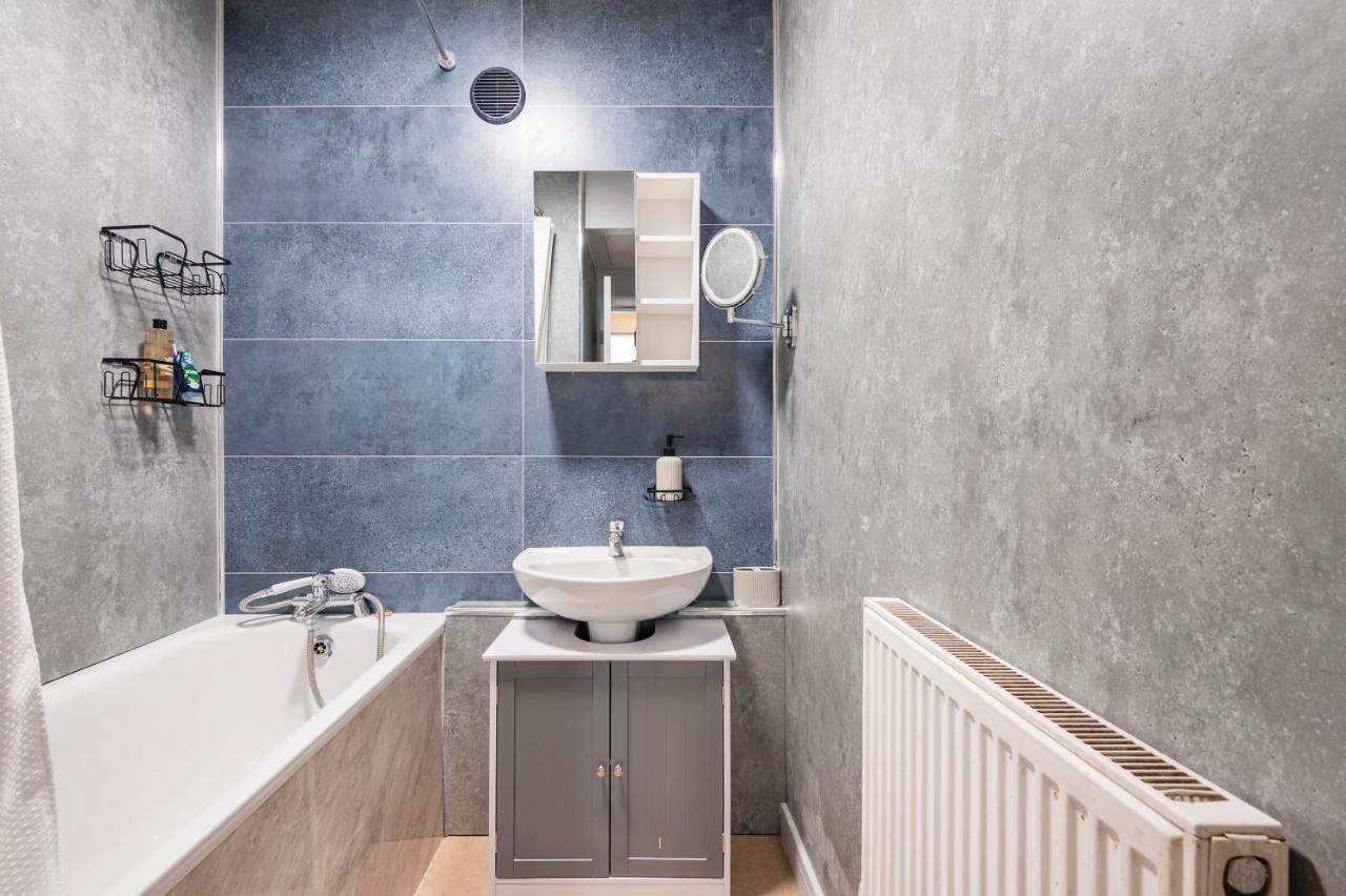 Lovely 4 Bedroom Flat In Wandsworth- London Ngoại thất bức ảnh