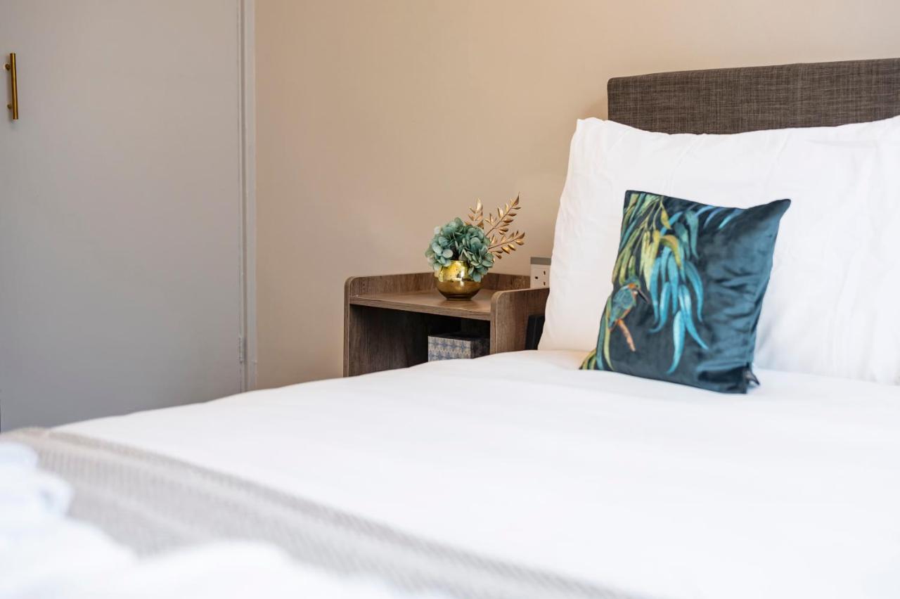 Lovely 4 Bedroom Flat In Wandsworth- London Ngoại thất bức ảnh