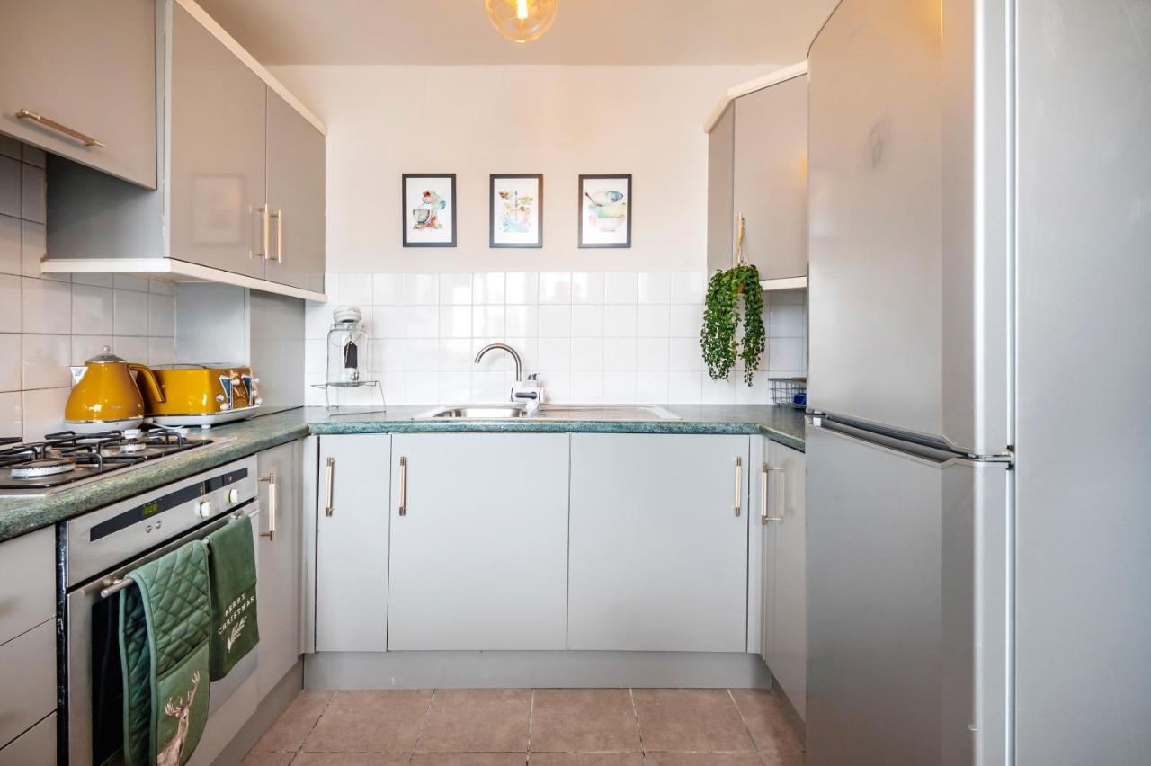 Lovely 4 Bedroom Flat In Wandsworth- London Ngoại thất bức ảnh
